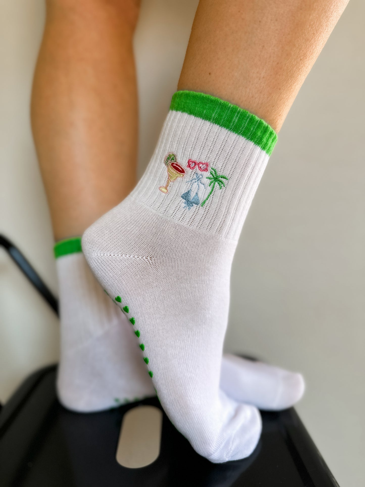 PILATES GRIP CREW SOCK | HOT GRIP SUMMER