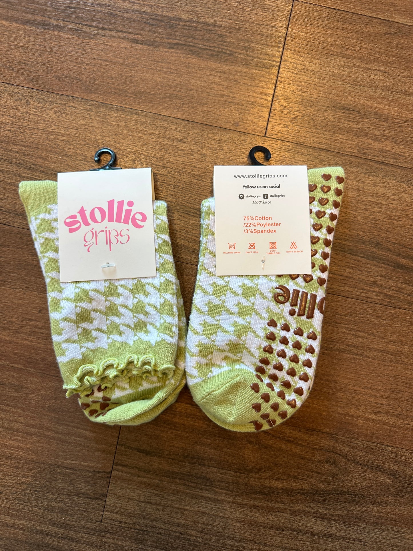 PILATES GRIP CREW SOCK | GREEN HOUNDSTOOTH
