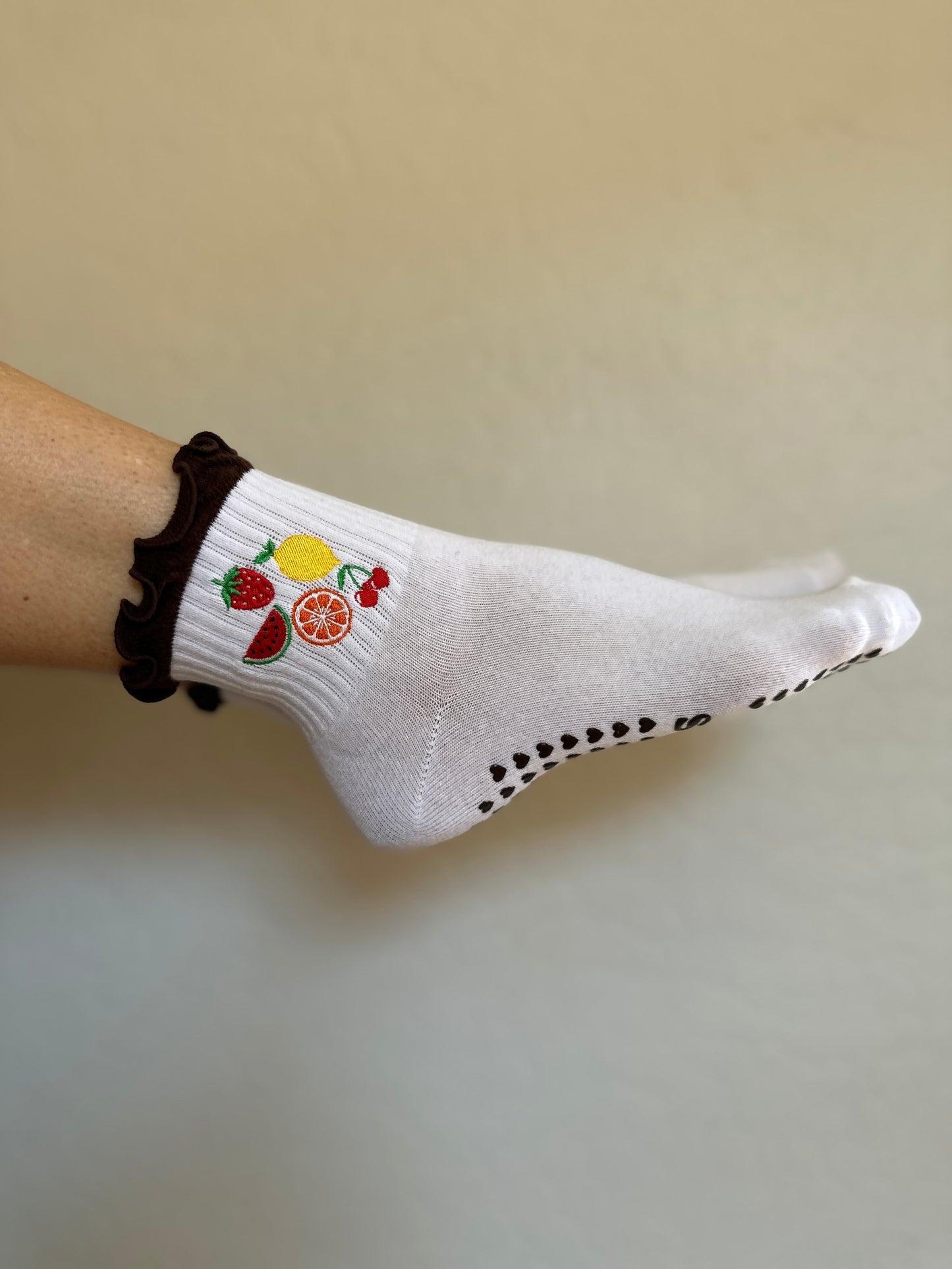 PILATES GRIP CREW SOCK | TUTTI FRUITTI BABE